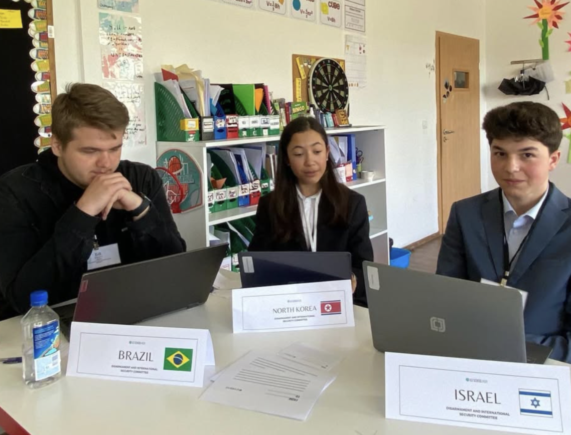 ILG MUN I delegates debating in committee