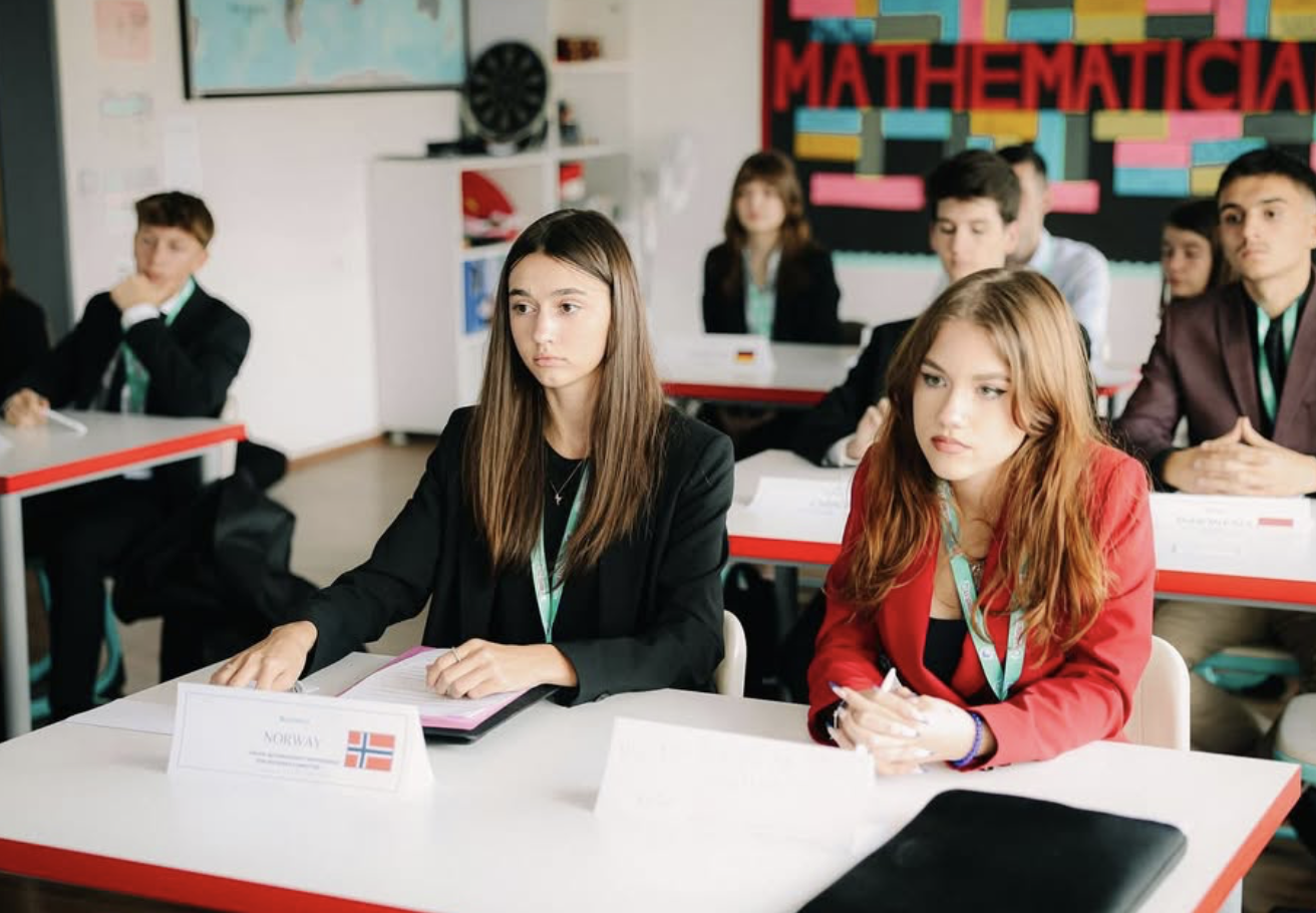 ILG MUN II delegates in committee debate